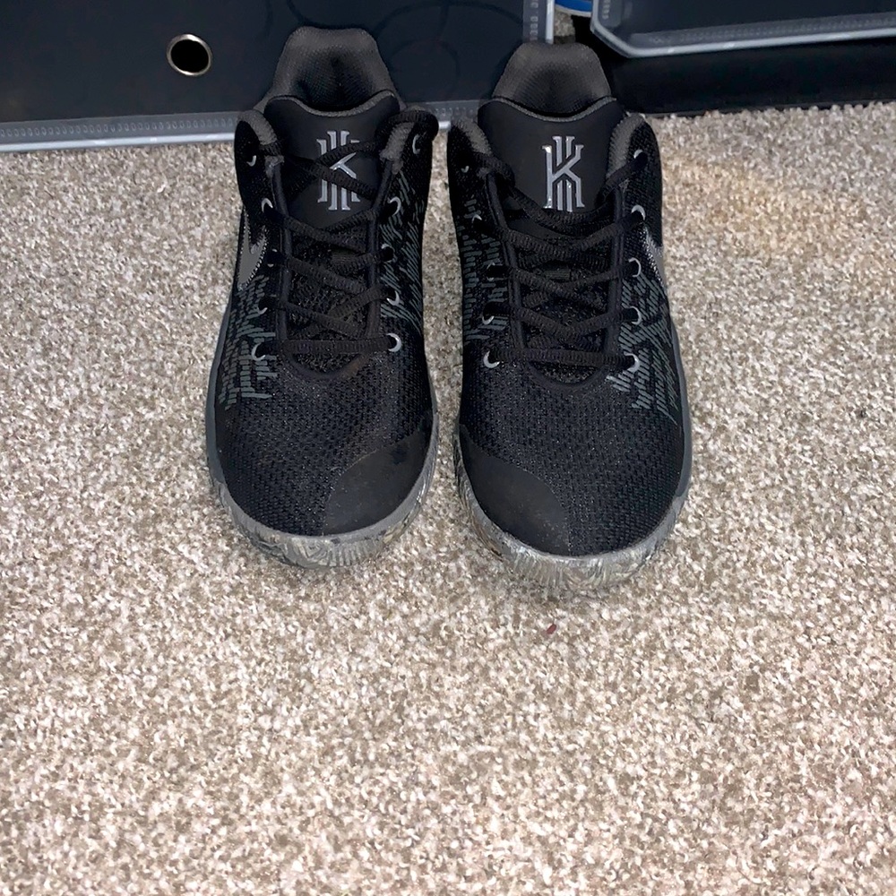 Basketball sneakers